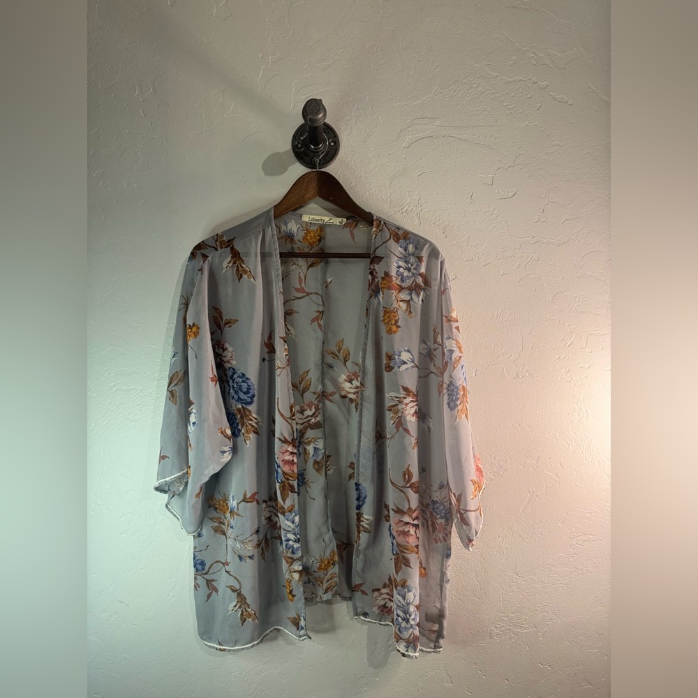 Liberty Love Gray Floral Boho Cottagecore Western‎ Kimono size Medium